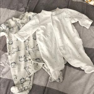 Newborn bodysuits, onesies, hats and pants